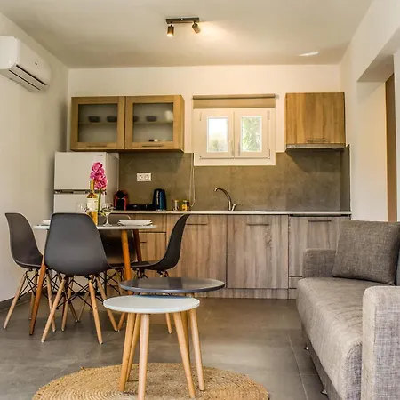 Ktima House *